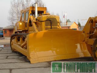   Komatsu (, , )  D355A 