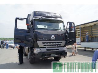   HOWO A7 6x4 (380 .)  