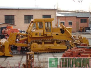   Komatsu () D355A  . ,  