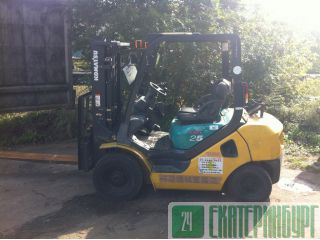 op Komatsu FD25T-16  / 