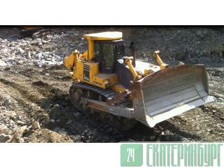   Komatsu D275 
