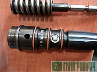 4914537 �������� SD32 Cummins NTA855 ������������