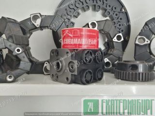  (-)  Komatsu WB93 