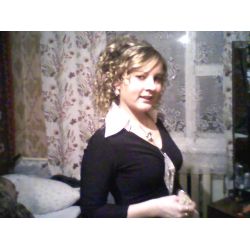 Вотенцева Ирина Валерьевна администратор салона красоты, продавец одежды.